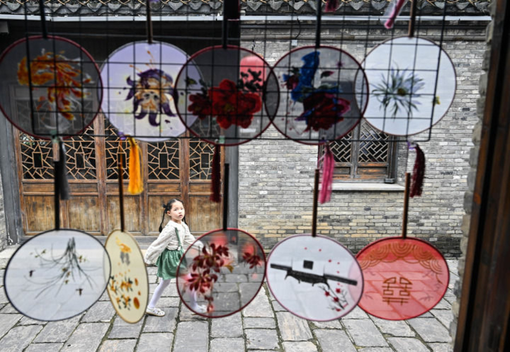 遇！“人文”与“经济”辉映共生mg不朽情缘游戏登录入口双节相(图4)